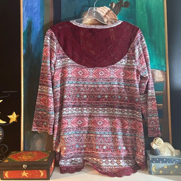 Almost Famous Red and Blue Patterned Hi Low Long Sleeve Top Size L - Picture 14 of 15